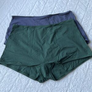 (2) SKIMS Fits Everybody Boyshort